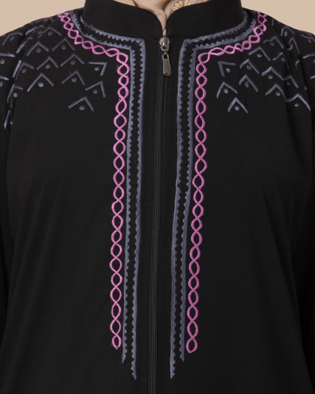 Embroidered Full Zipper Black Abaya – Premium Koshibo Fabric 5 Embroidered Full Zipper Black Abaya – Premium Koshibo Fabric - Image 5