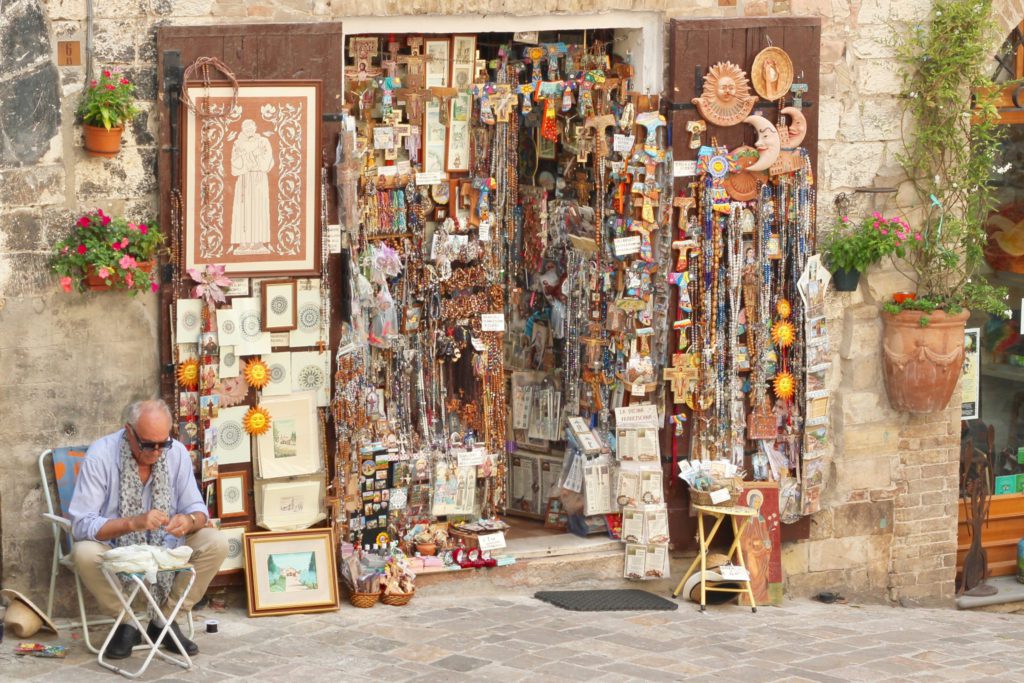 The Pious Man and the Shopkeeper