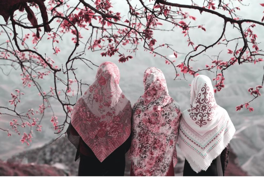 “You look more beautiful without the hijab”